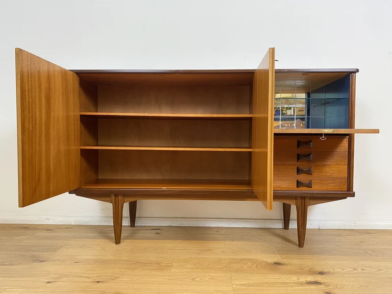 WMK # Skandinavisches Mid-Century Designer Highboard "Roseto" by Svante Skogh for Abra, Vollholz in Teak, mit Schubladen & Bar
