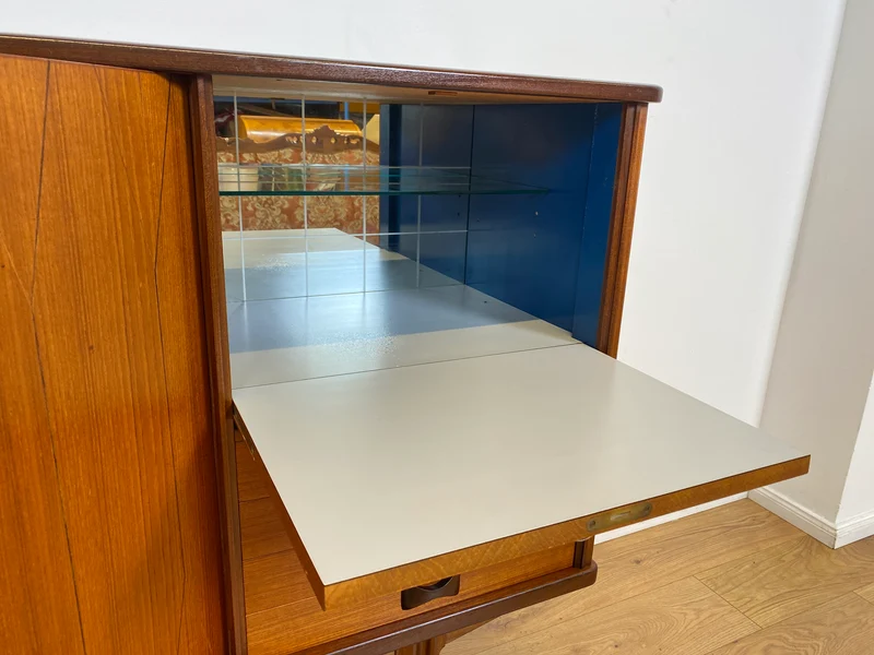 WMK # Skandinavisches Mid-Century Designer Highboard "Roseto" by Svante Skogh for Abra, Vollholz in Teak, mit Schubladen & Bar