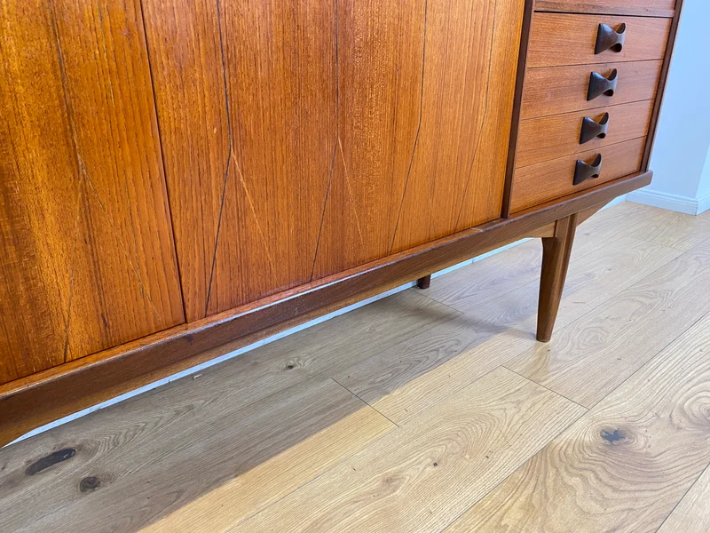 WMK # Skandinavisches Mid-Century Designer Highboard "Roseto" by Svante Skogh for Abra, Vollholz in Teak, mit Schubladen & Bar