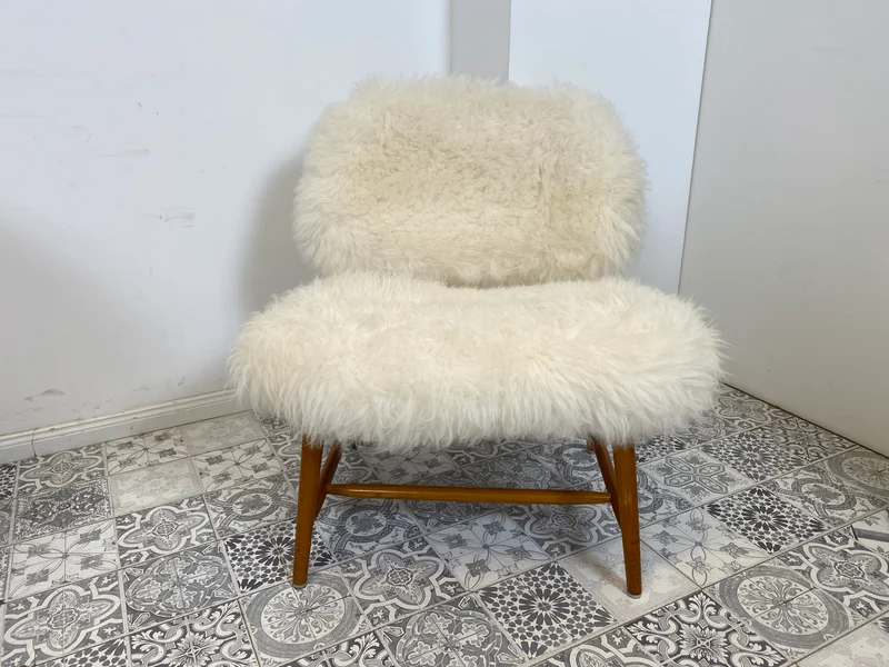 WMK # 1/3 Außergewönlicher & sehr seltener skandinavischer 50er Jahre Designer Sessel von Alf Svensson mit neuem Fellbezug