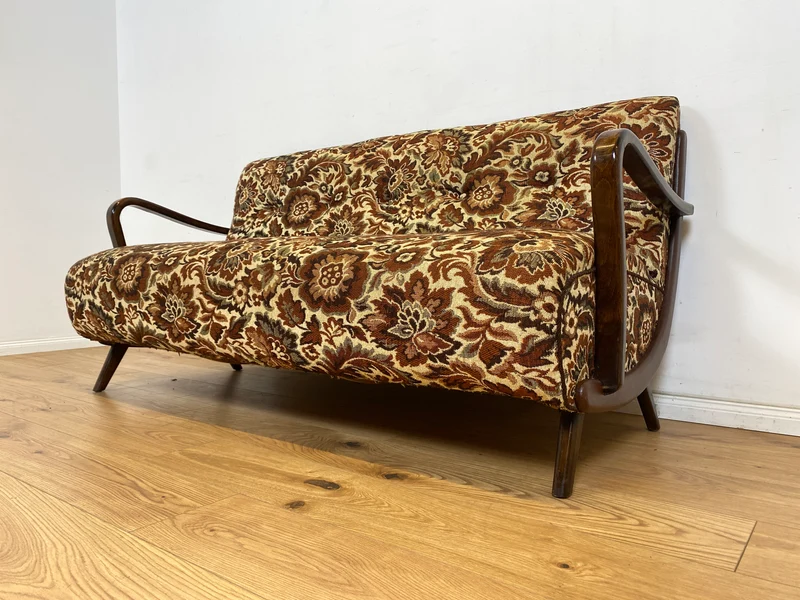 WMK Besonders schönes und sehr gut erhaltenes 1930er Jahre Art Deco Sofa , freistellend, mit floralem Originalbezug & bequemen Federkernsitz