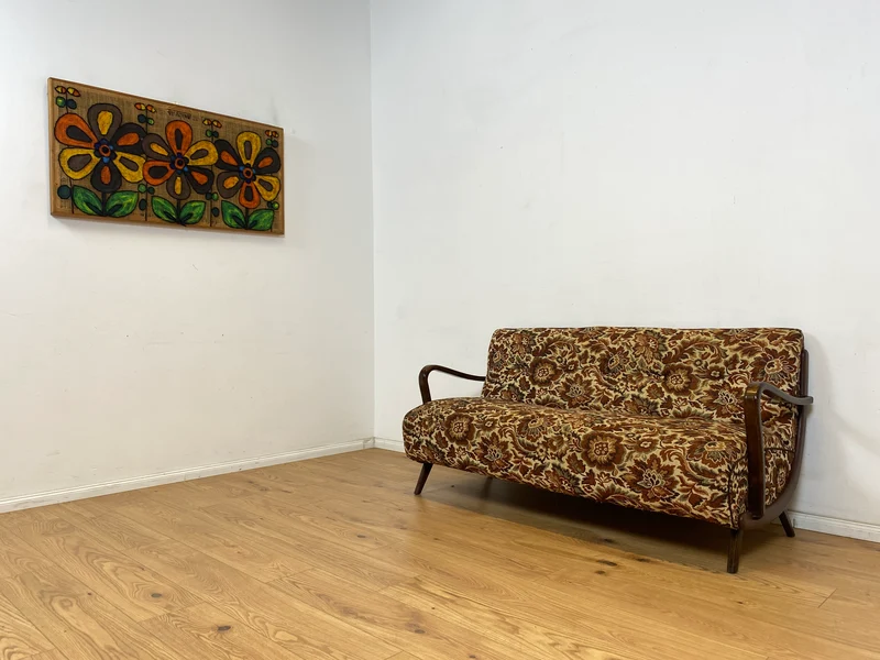 WMK Besonders schönes und sehr gut erhaltenes 1930er Jahre Art Deco Sofa , freistellend, mit floralem Originalbezug & bequemen Federkernsitz