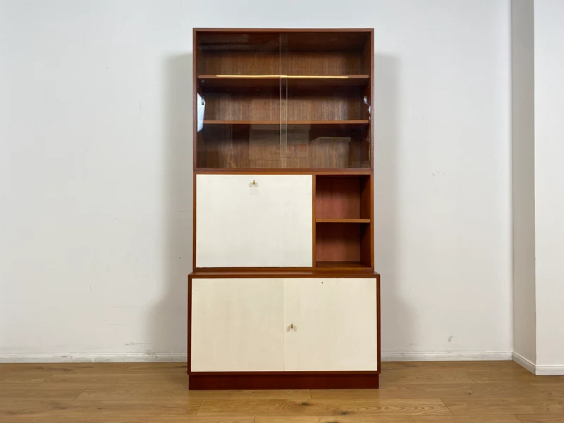 WMK # Stilvolles modulares Mid-Century Highboard, Vollholz in Teak, mit späterer weißer Lackierung