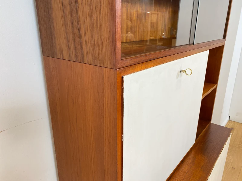 WMK # Stilvolles modulares Mid-Century Highboard, Vollholz in Teak, mit späterer weißer Lackierung