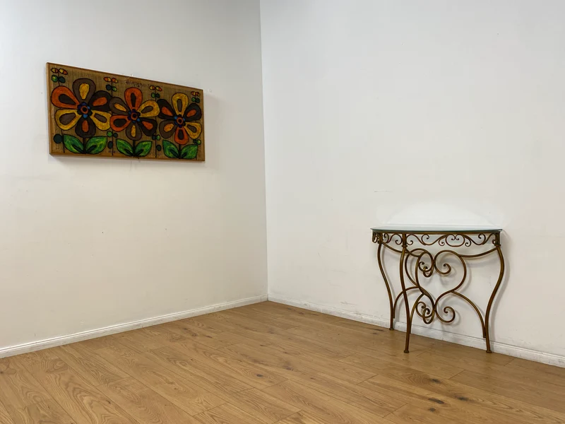 WMK # Einzelstück! Elegante und gut erhaltener handgefertigte Konsole aus kunstvollem Metallgestell in gold mit Glasauflage