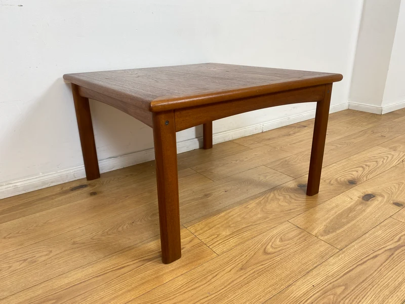 WMK # Stilvoller und gut erhaltener skandinavischer Designercouchtisch von Glostrup Møbelfabrik aus massivem Teakholz