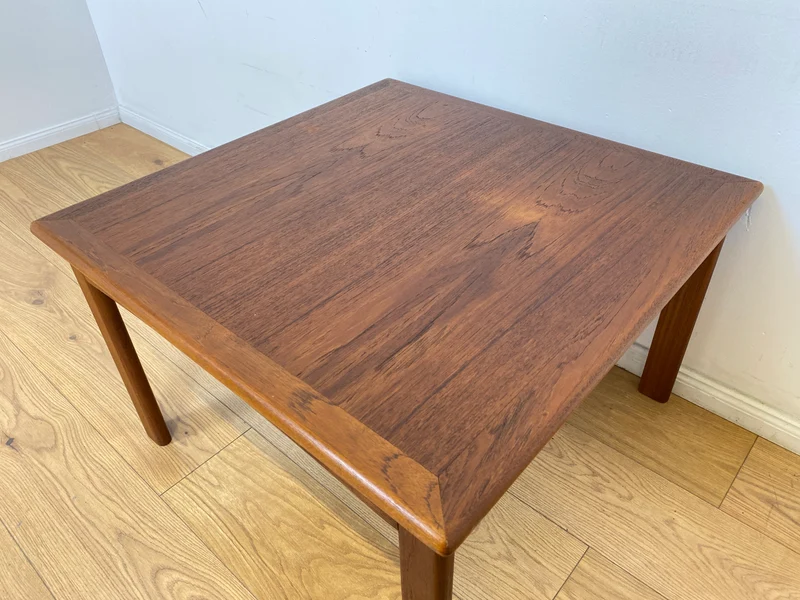 WMK # Stilvoller und gut erhaltener skandinavischer Designercouchtisch von Glostrup Møbelfabrik aus massivem Teakholz