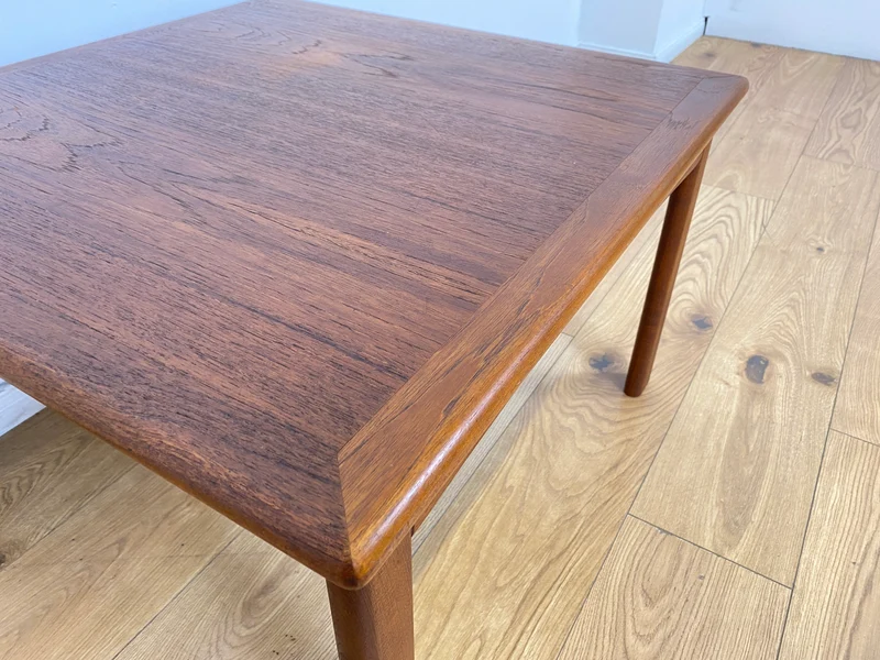 WMK # Stilvoller und gut erhaltener skandinavischer Designercouchtisch von Glostrup Møbelfabrik aus massivem Teakholz