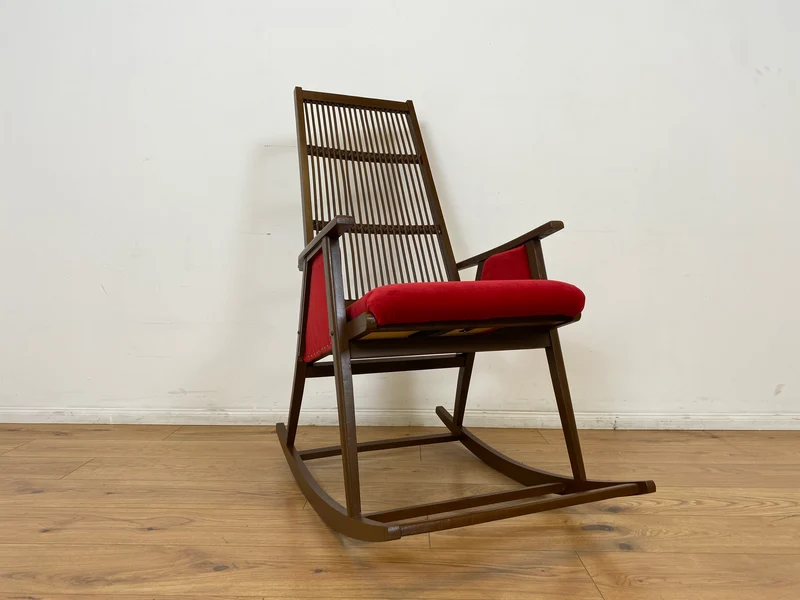 WMK # WMK Stilvoller und gut erhaltener Designer Schaukelstuhl von Selman Selmanagic für VEB Hellerau mit roter Polsterung