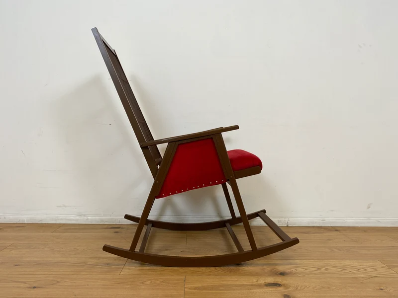 WMK # WMK Stilvoller und gut erhaltener Designer Schaukelstuhl von Selman Selmanagic für VEB Hellerau mit roter Polsterung