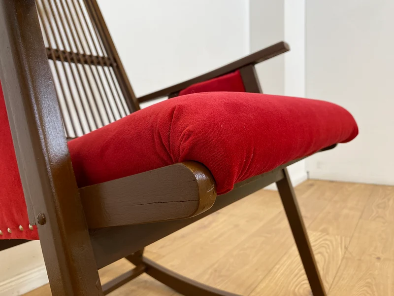 WMK # WMK Stilvoller und gut erhaltener Designer Schaukelstuhl von Selman Selmanagic für VEB Hellerau mit roter Polsterung