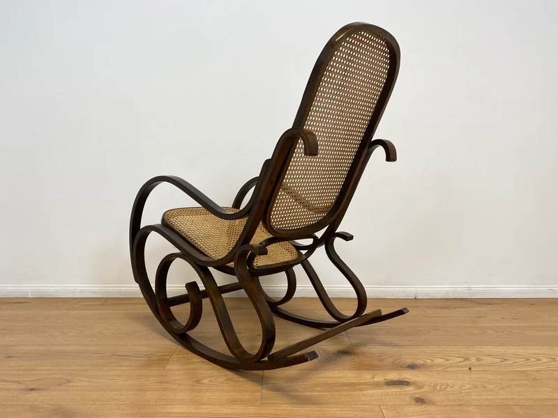 WMK # Eleganter und sehr gut erhaltener Vintage Schaukelstuhl im Stil von Thonet mit Bugholz Rahmen & Wiener Geflecht