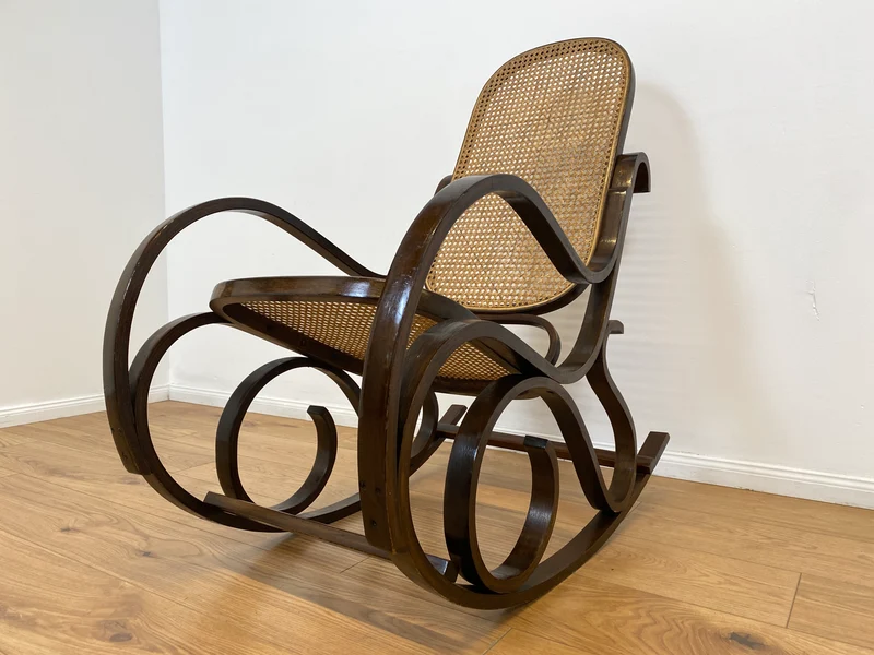 WMK # Eleganter und sehr gut erhaltener Vintage Schaukelstuhl im Stil von Thonet mit Bugholz Rahmen & Wiener Geflecht