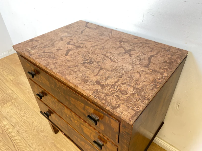 WMK Wunderschöne dänische antike Schubladenkommode aus vollem Holz mit Marmorplatte und hübschen Originalgriffen