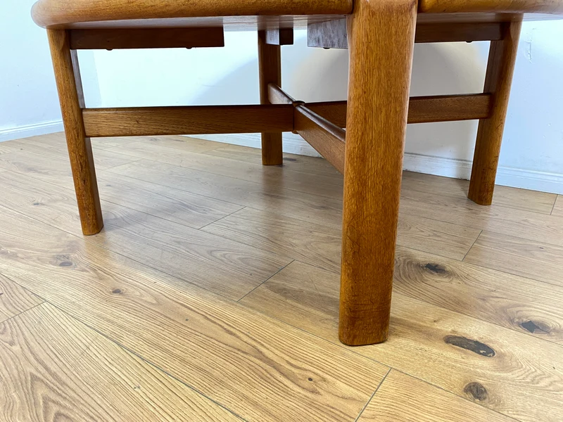 WMK # Rarer & gut erhaltener runder skandinavischer Mid-Century Designercouchtisch von L. Olsen & Søn Møbelfabrik aus massivem Teakholz