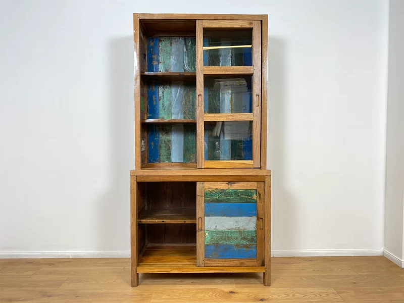 Boatwood by WMK # Sehr schöne Vitrine mit Schiebetüren, ein aus altem Bootsholz handgefertigtes Unikat aus massivem Teakholz