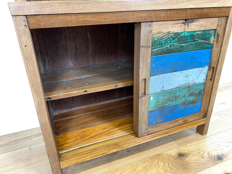 Boatwood by WMK # Sehr schöne Vitrine mit Schiebetüren, ein aus altem Bootsholz handgefertigtes Unikat aus massivem Teakholz