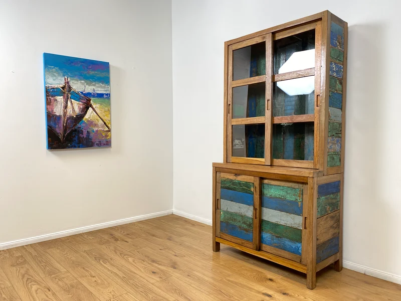 Boatwood by WMK # Sehr schöne Vitrine mit Schiebetüren, ein aus altem Bootsholz handgefertigtes Unikat aus massivem Teakholz