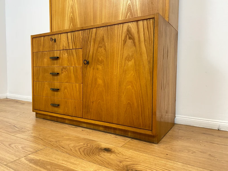 WMK Stilvoller & geräumiger 1960er Jahre Designer Schreibschrank von Bruno Knoblauch für VEB Hellerau