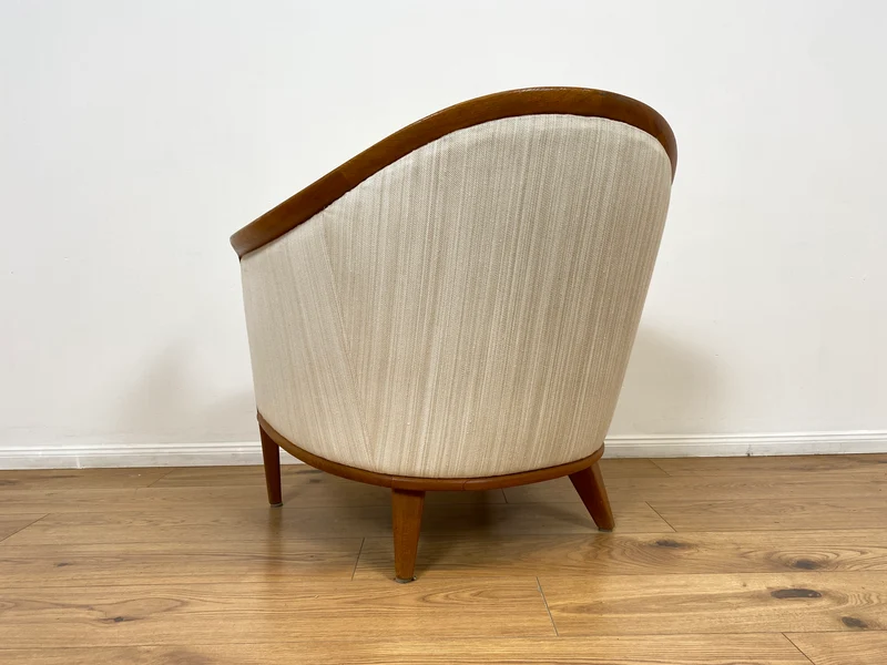 WMK Sehr eleganter und gut erhaltener skandinavisches Mid-Century Sessel mit edlem Holzrahmen aus Teak & weißem Originalbezug