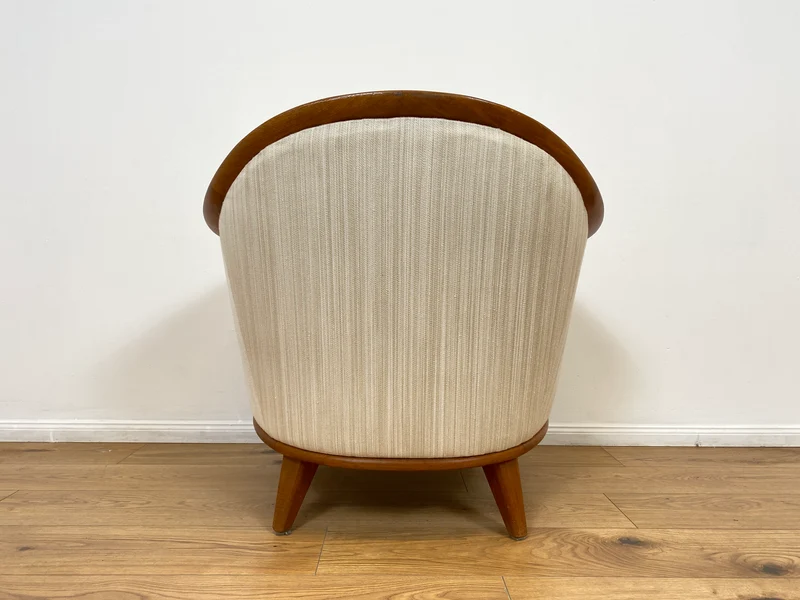 WMK Sehr eleganter und gut erhaltener skandinavisches Mid-Century Sessel mit edlem Holzrahmen aus Teak & weißem Originalbezug