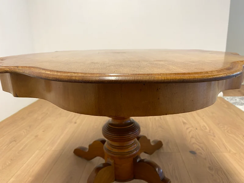 WMK Wunderschöner und sehr gut erhaltener antiker Louis Philippe Salontisch
