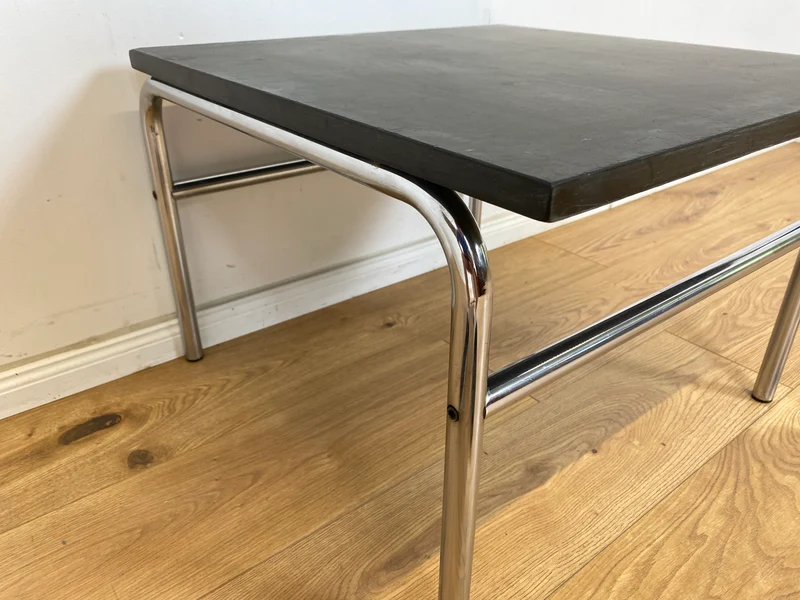 WMK Hochwertiger & gut erhaltener Space Age Couchtisch mit Tischplatte aus Schiefer auf Chromgestell