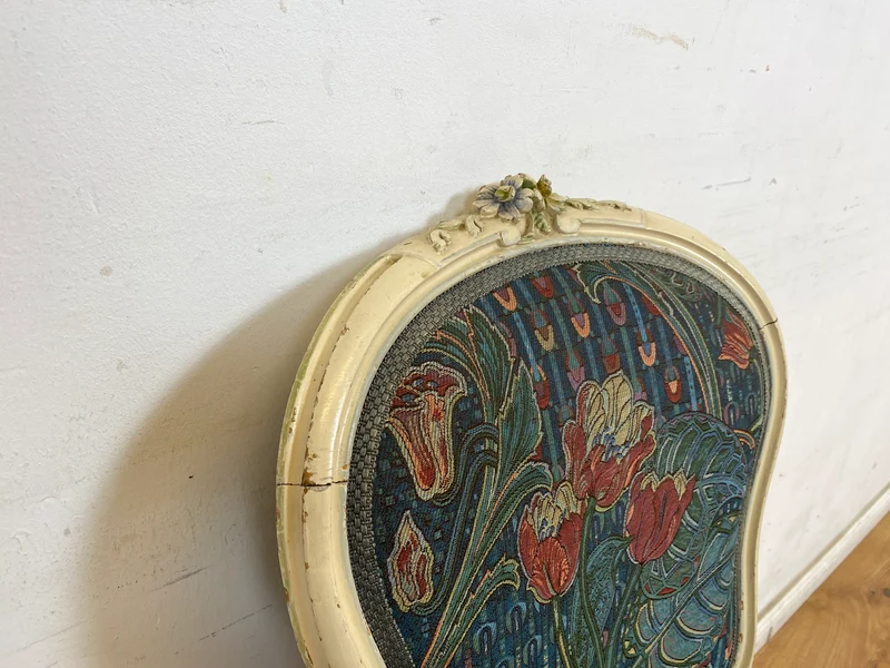 WMK Wunderschöner jedoch etwas abgerockter 60er Jahre Stuhl im Barock Stil mit floralem Stoffbezug, technisch einwandfrei