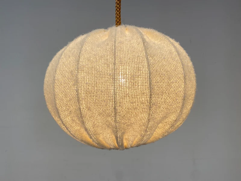 WMK Stilvolle und sehr gut erhaltene große Mid-Century Hängelampe mit Lampenschirm aus natürlichem Wollstoff & Tauwerk Kabelummantelung