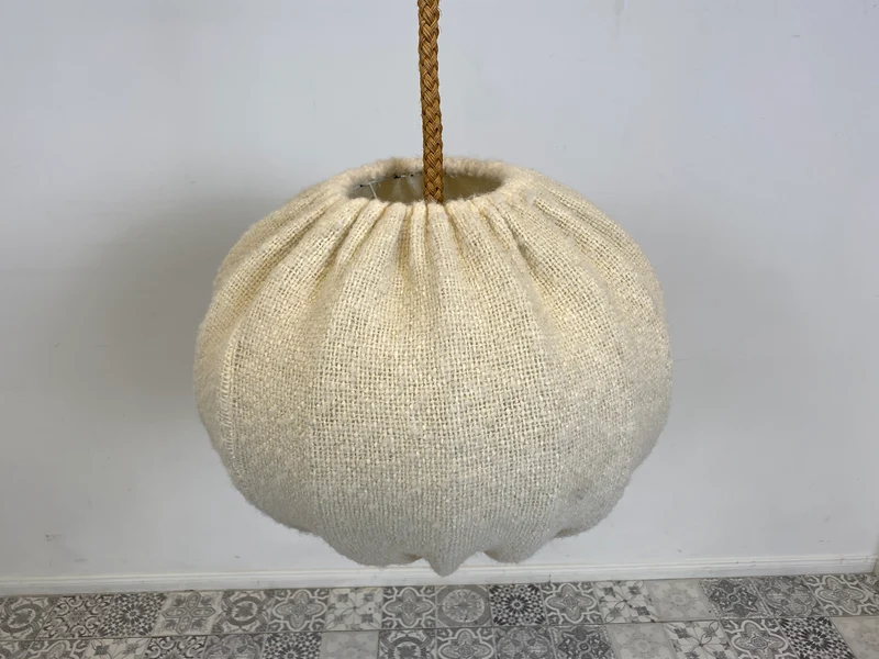WMK Stilvolle und sehr gut erhaltene große Mid-Century Hängelampe mit Lampenschirm aus natürlichem Wollstoff & Tauwerk Kabelummantelung