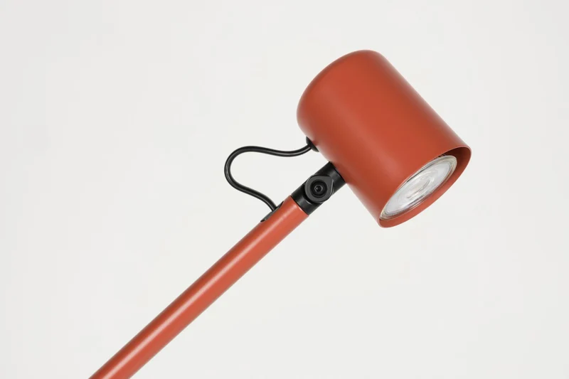White Label Living Stehleuchte Aero – Rot, Eisen, 57,5 × 25 × 120 cm