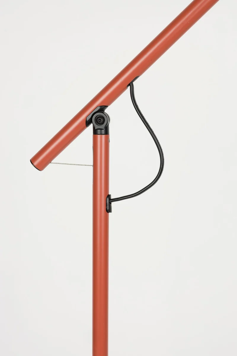 White Label Living Stehleuchte Aero – Rot, Eisen, 57,5 × 25 × 120 cm