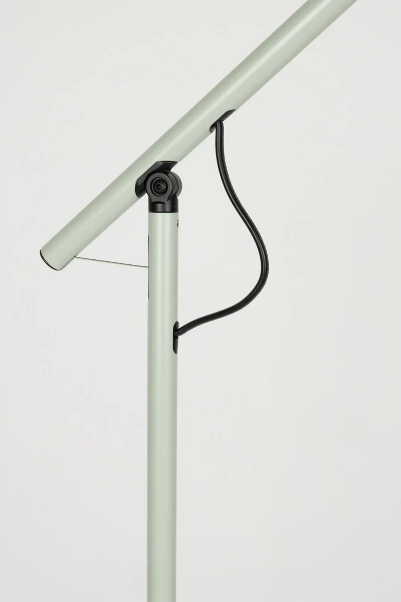 White Label Living Stehleuchte Aero – Grün, Eisen, 57,5 × 25 × 120 cm