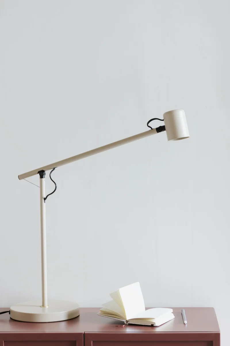 White Label Living Tischleuchte Aero – Beige, Eisen, 55 × 20 × 45,5 cm