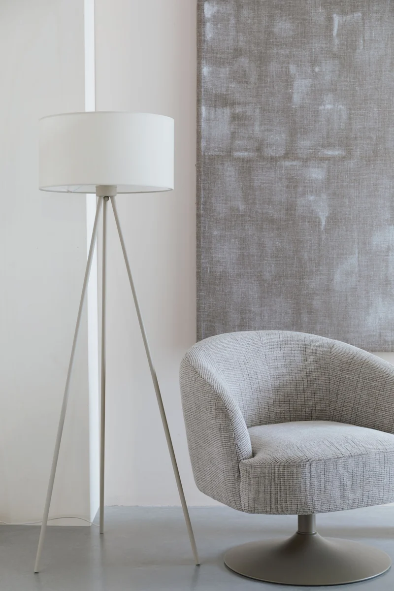 White Label Living Stehleuchte Susie – Beige, Eisen, 45 × 45 × 146 cm