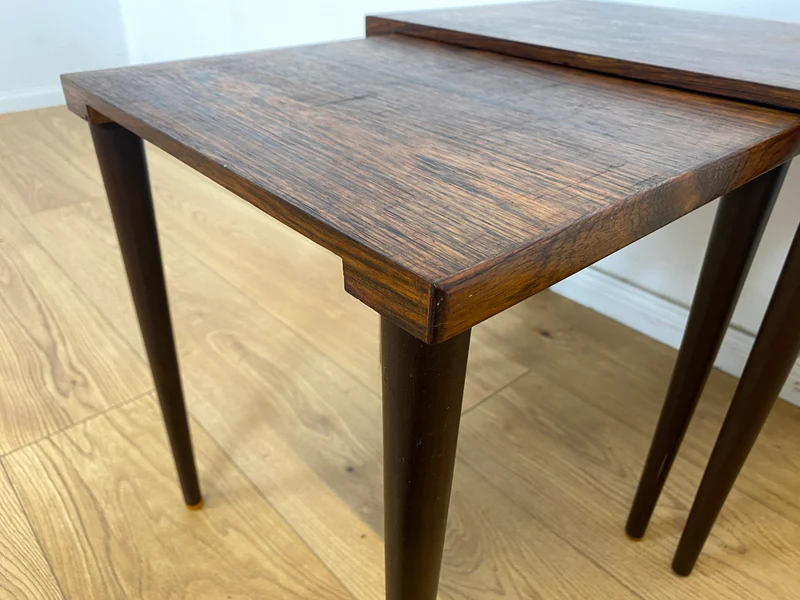 WMK Stilvoller & gut erhaltener skandinavischer 2-in-1 Satztisch aus edlem Palisander mit besonders schöner Maserung