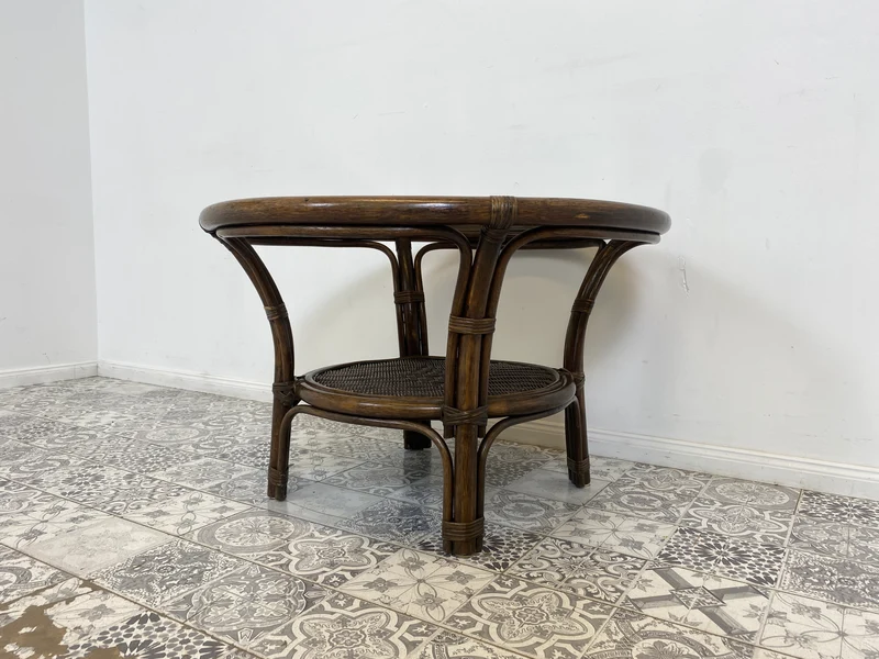 WMK Kultiger runder italienischer Mid-Century Couchtisch in gutem Zustand mit Bambusgestell , intakter Glasplatte & Ablage
