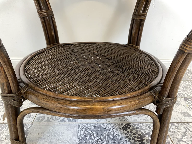 WMK Kultiger runder italienischer Mid-Century Couchtisch in gutem Zustand mit Bambusgestell , intakter Glasplatte & Ablage