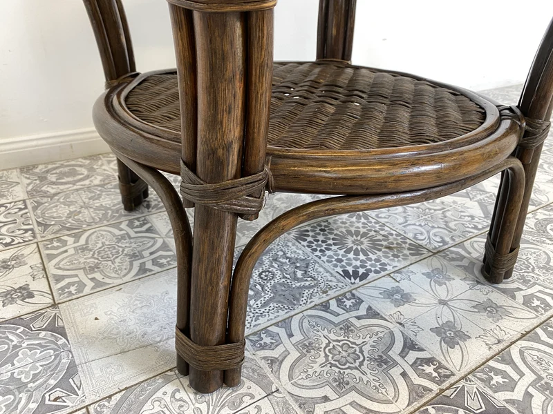 WMK Kultiger runder italienischer Mid-Century Couchtisch in gutem Zustand mit Bambusgestell , intakter Glasplatte & Ablage