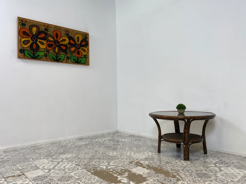 WMK Kultiger runder italienischer Mid-Century Couchtisch in gutem Zustand mit Bambusgestell , intakter Glasplatte & Ablage