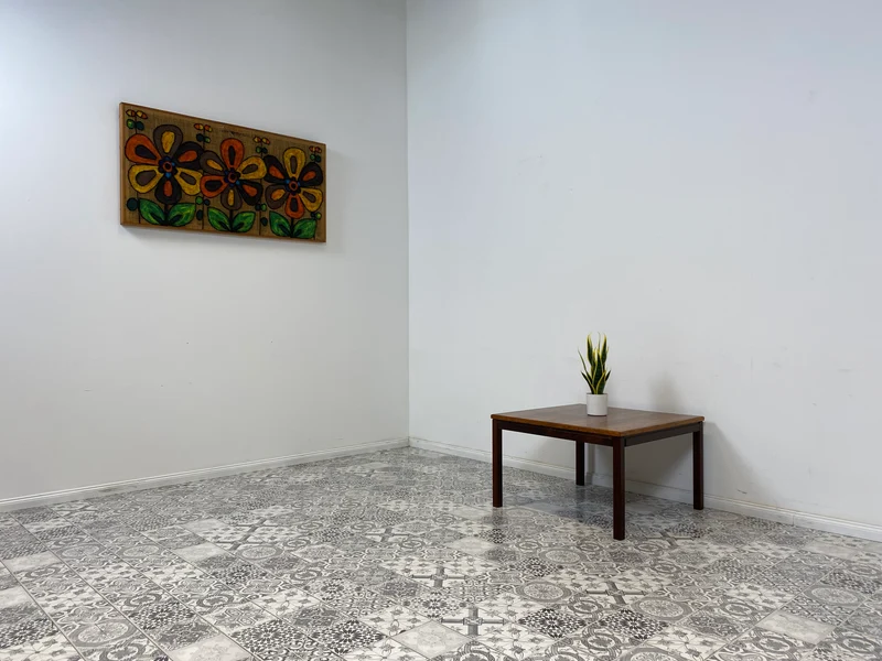 WMK Minimalistischer, sehr gut erhaltener skandinavischer Couchtisch mit edlem Palisander furniert