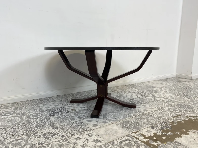 WMK Formschöner skandinavischer Designercouchtisch Falcon von Sigurd Ressel für Vatne Møbler mit seltener Tischplatte aus Schiefer