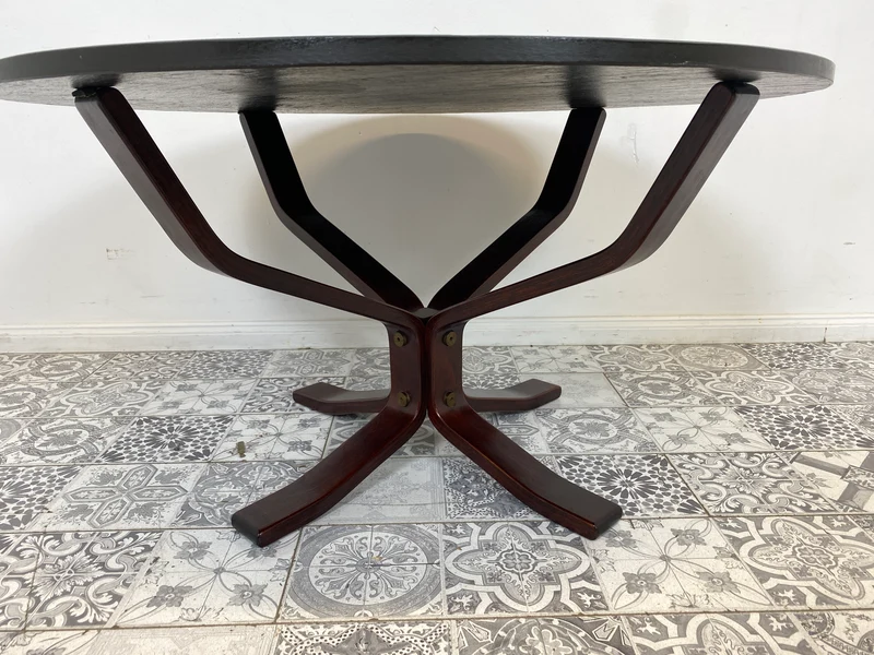 WMK Formschöner skandinavischer Designercouchtisch Falcon von Sigurd Ressel für Vatne Møbler mit seltener Tischplatte aus Schiefer