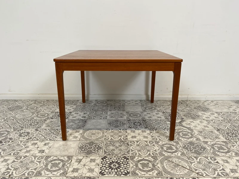 WMK Eleganter und gut erhaltener skandinavischer Mid-Century Couchtisch aus Teak von Alberts Tibro