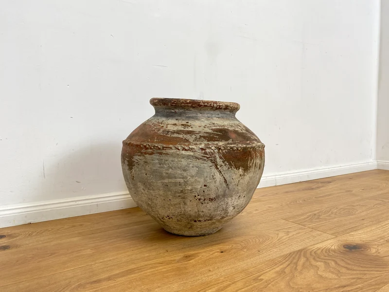 Boatwood by WMK # Sehr schöne antike Bodenvase / Wasserbehälter von der Insel Bali, ca. 100 Jahre alt, aus Terracotta mit Alterspatina