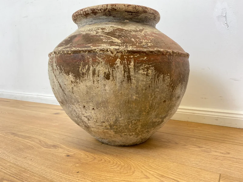 Boatwood by WMK # Sehr schöne antike Bodenvase / Wasserbehälter von der Insel Bali, ca. 100 Jahre alt, aus Terracotta mit Alterspatina