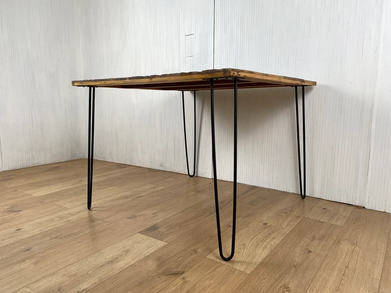 Boatwood by WMK # Einzigartiger Esstisch mit Tischplatte aus altem Bootsholz und neuen Hairpin Füßen, ein Unikat aus massivem Teakholz und Metall