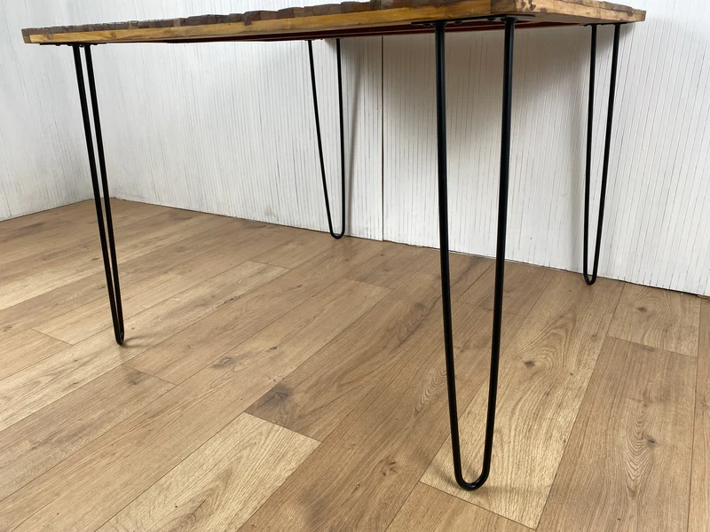 Boatwood by WMK # Einzigartiger Esstisch mit Tischplatte aus altem Bootsholz und neuen Hairpin Füßen, ein Unikat aus massivem Teakholz und Metall