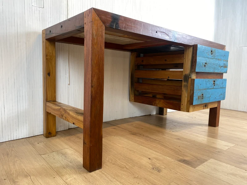 Boatwood by WMK # Sehr schöner & robuster Schreibtisch aus altem Bootsholz, ein handgefertigtes Unikat aus massivem Teakholz