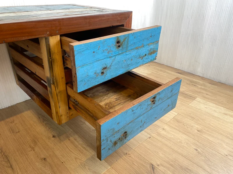 Boatwood by WMK # Sehr schöner & robuster Schreibtisch aus altem Bootsholz, ein handgefertigtes Unikat aus massivem Teakholz